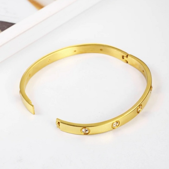 NEW Gold Round Diamond Bangle Bracelet - Picture 3 of 5
